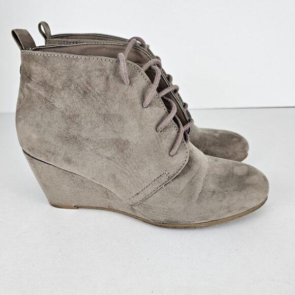 New Directions Women's Wedge Heel Lace Up Ankle Booties Taupe/Gray Size 6 - Picture 2 of 12